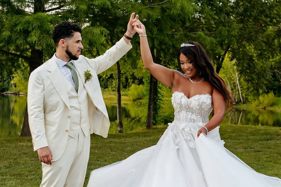 Lost Hill Lake Weddings