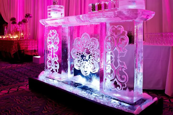 Carlisle Bride & Groom Shaped Ice Sculpture Mold For Party/Wedding 