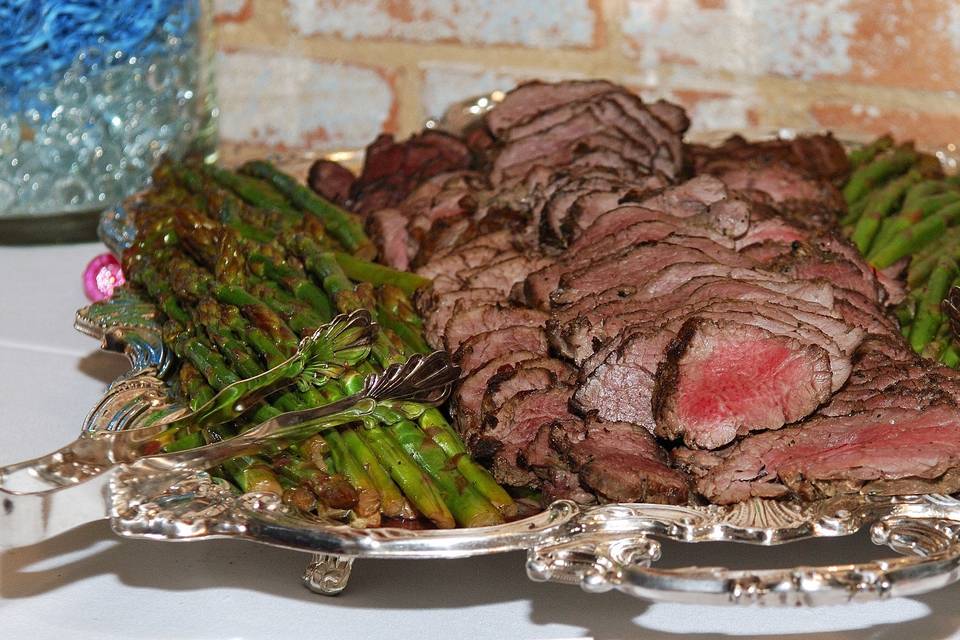 Beef tenderloin with asparagus