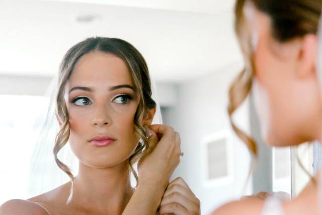 Elana Darrus Makeup & Hair