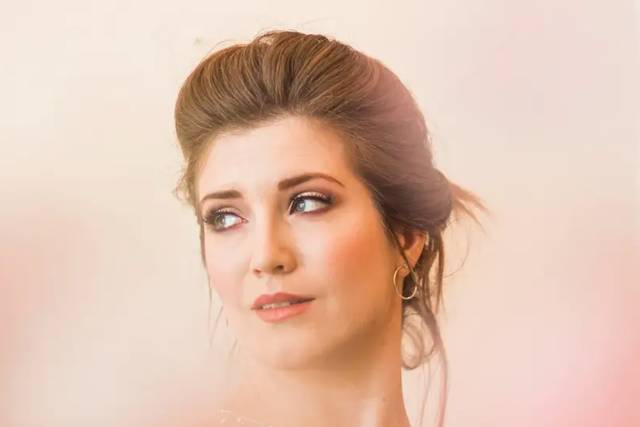 Elana Darrus Makeup & Hair