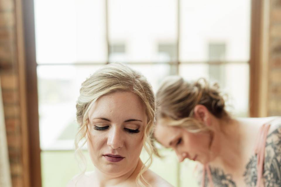 Elana Darrus Makeup & Hair