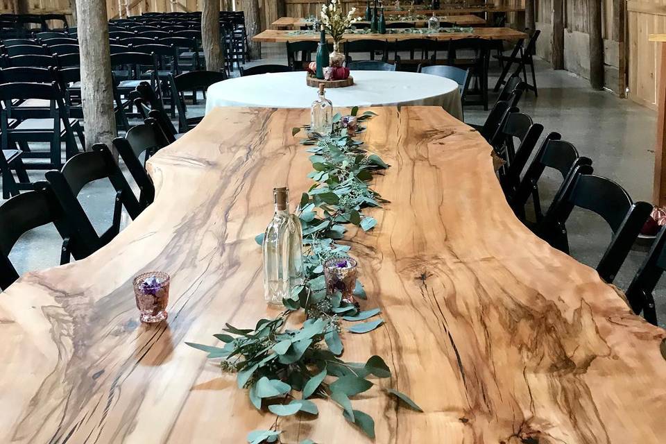 Live edge table staci