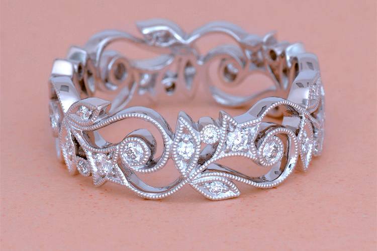 Vintage-Floral-Diamond-Band