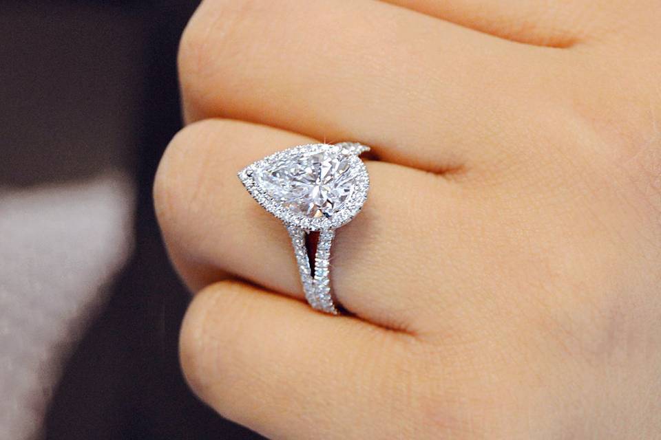 Pear shaped engagement ring