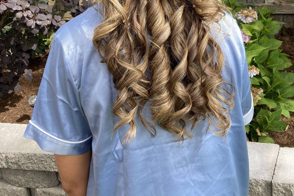 Curly hair style
