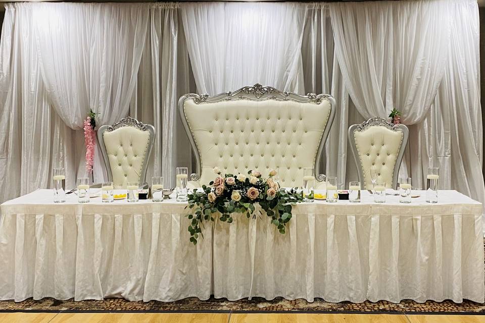 Throne chair services