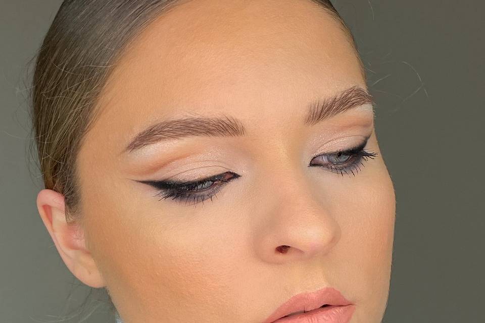 Example of bridemaid makeup