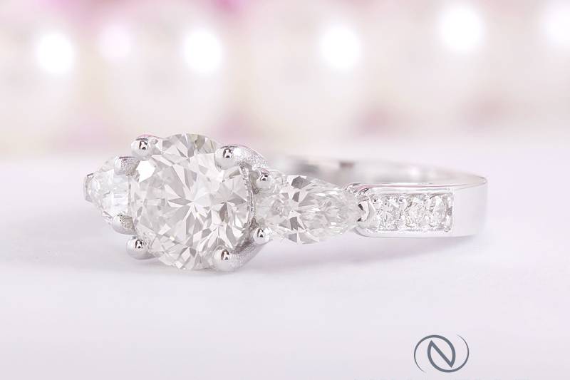 Round Cut Diamond Ring