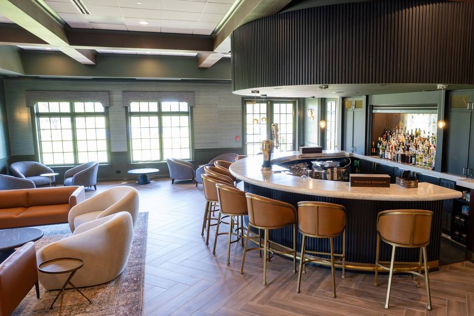 New Lounge and Bar