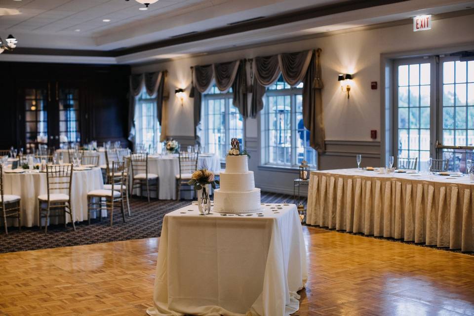 Wedding cake stand