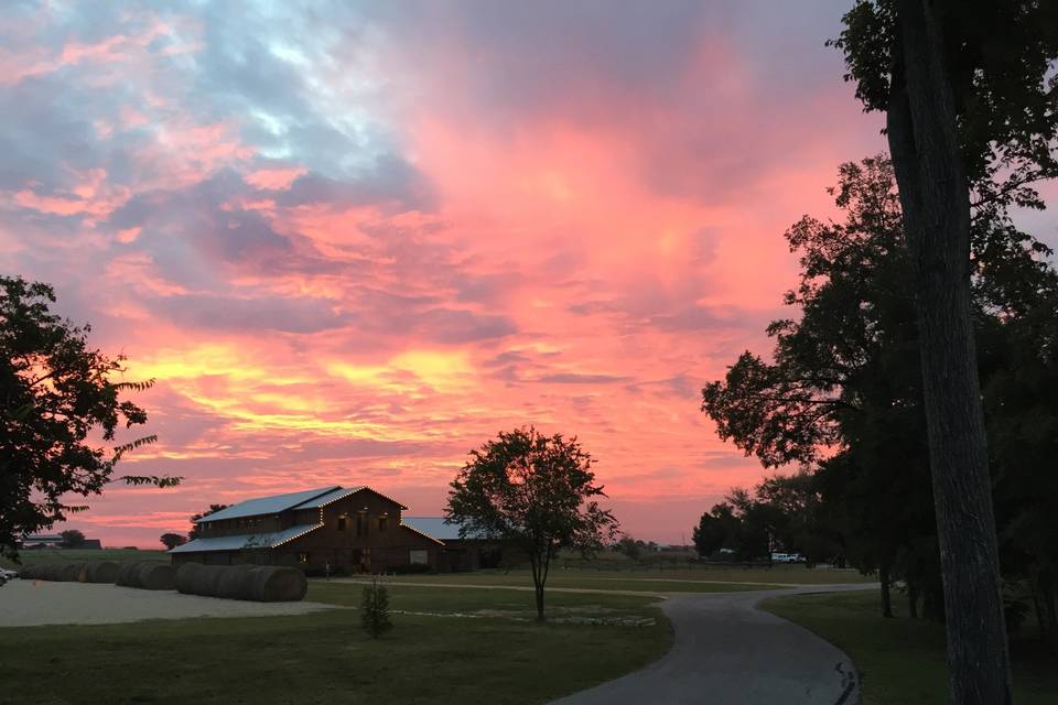 Lone Oak Barn