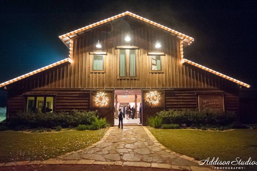 Lone Oak Barn