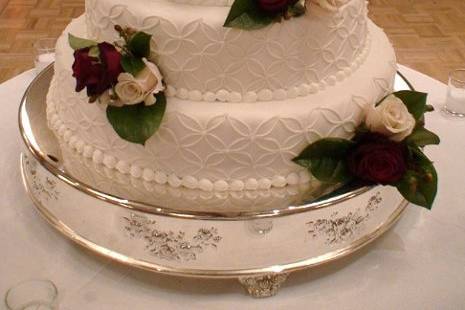 Cakes and more - Wedding Cake - Columbus, OH - WeddingWire