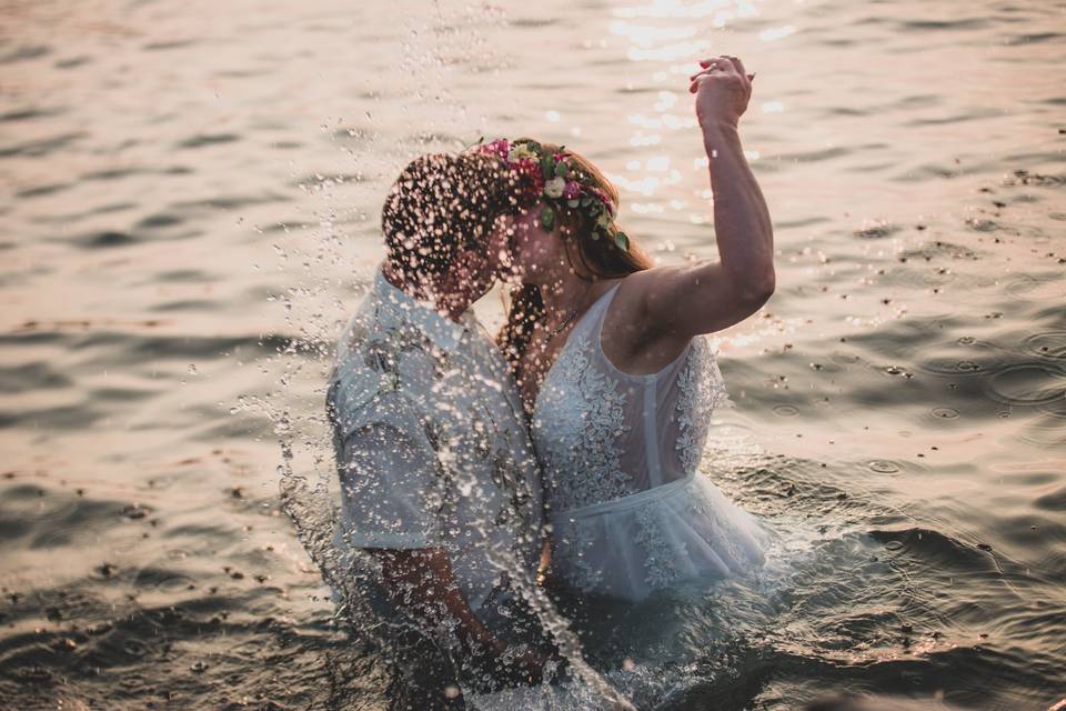 Trash-the-dress session