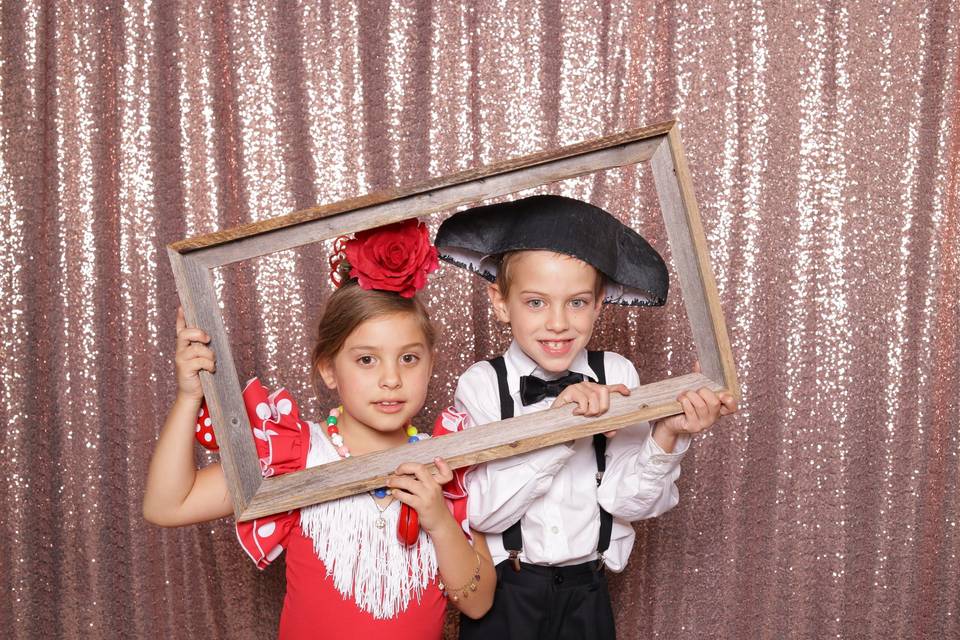 Shutterbarn (a photo booth co.)