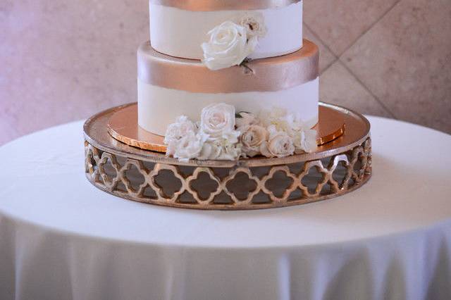 4-tiered fondant cake