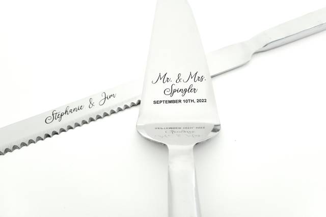 Personalized cake server and knife