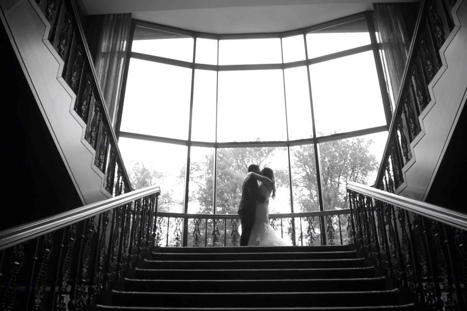 Kissing on the stairs