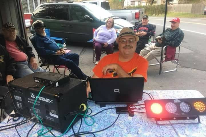 DJ