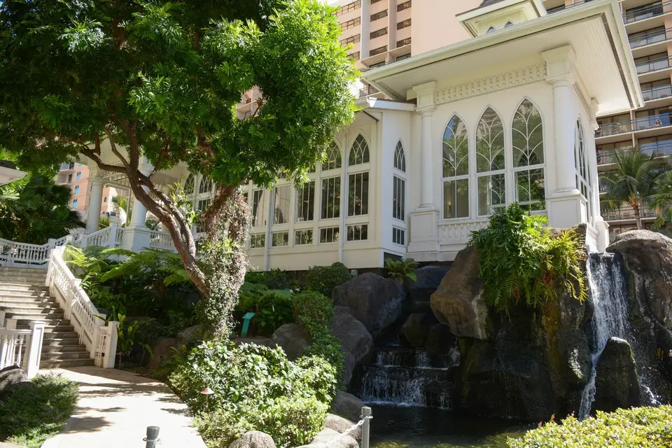 How to plan your wedding at Hilton Hawaiian Village — HNL STUDIOS