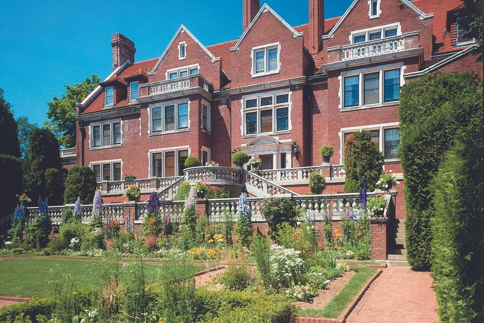 Glensheen Mansion, located on Lake Superior.