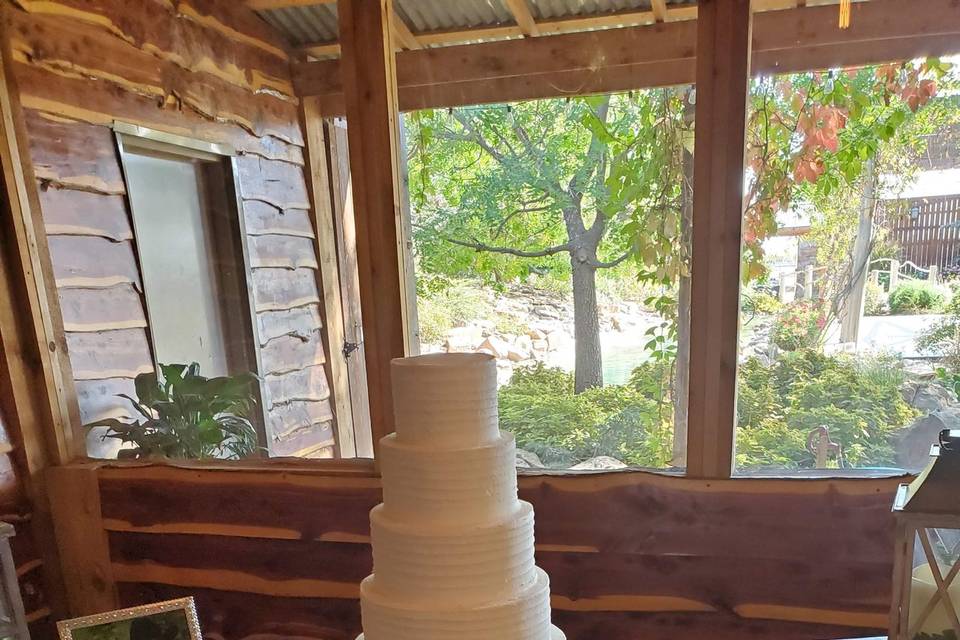 Simple textured 5 tier