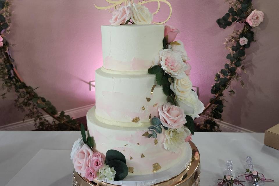 Pink gold leaf smear cake