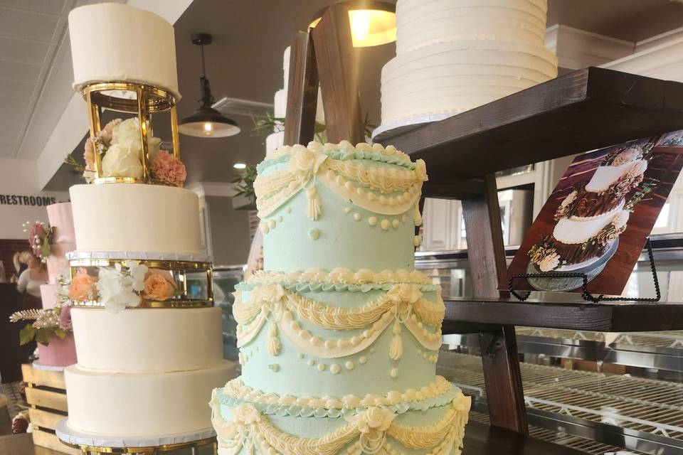 Baroque Lambeth 4 tier