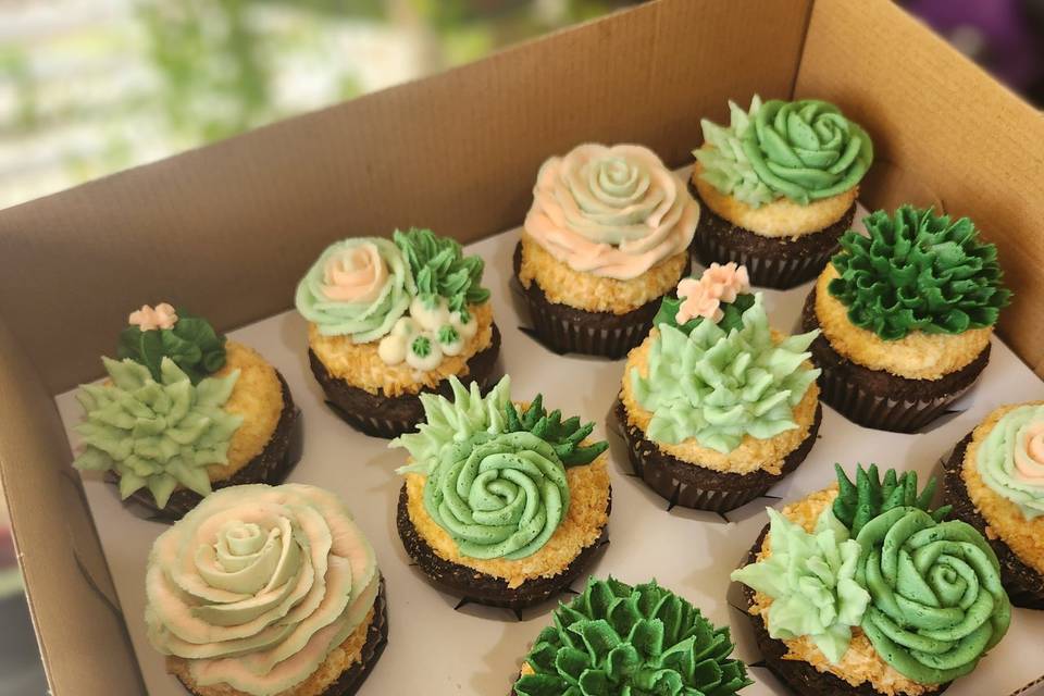 Buttercream succulent cupcakes