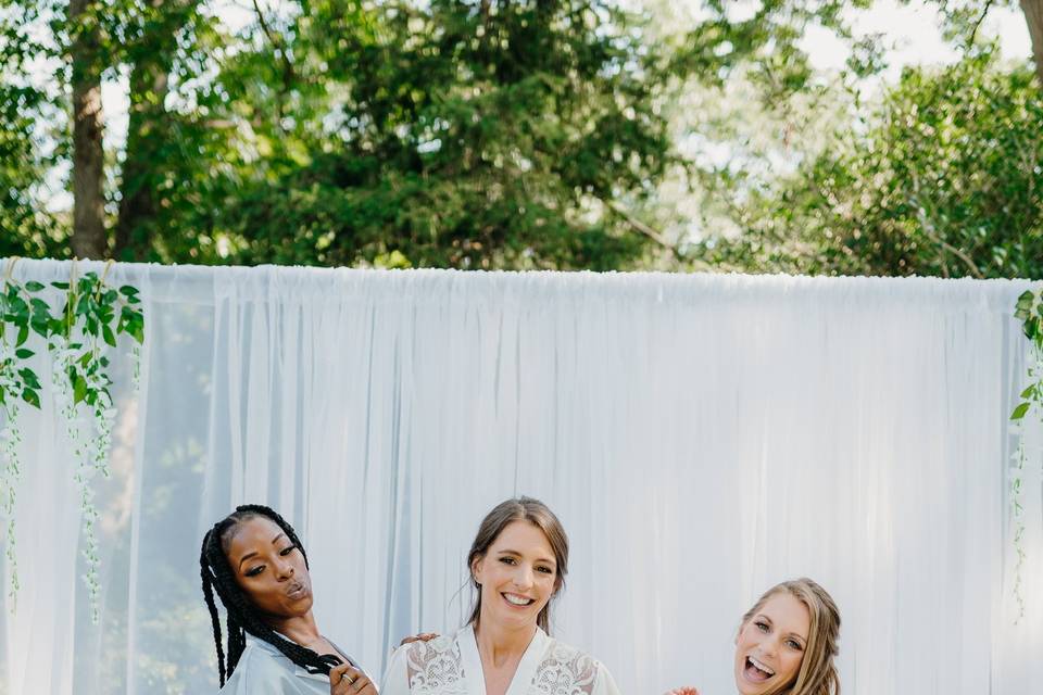 Bride + bridesmaids