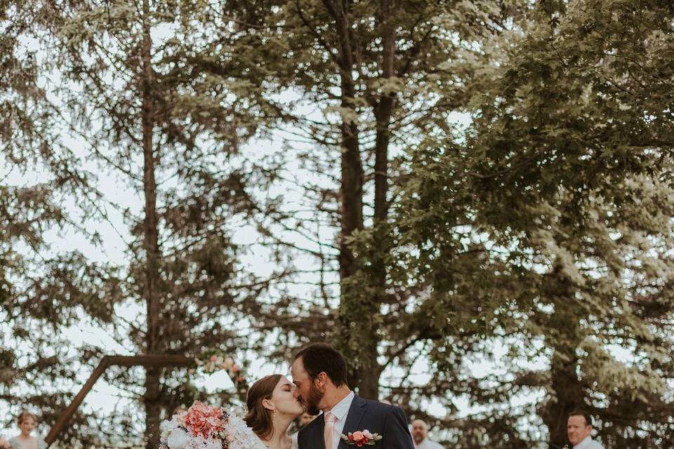 Aisle kiss