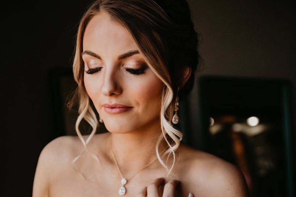 Bridal hair and makeup