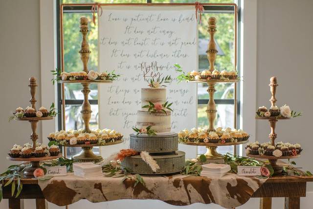 Cake Stands White Rust Photo
