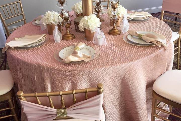 Table setting and decor