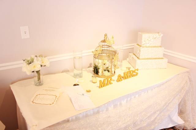 Entrance table