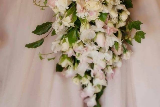 Cascading bouquet