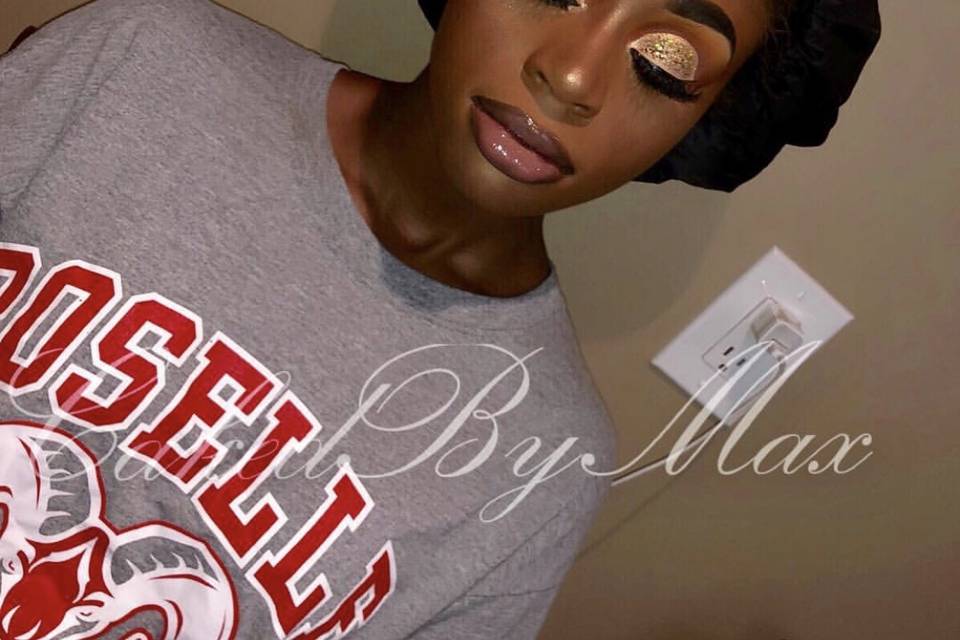 Round Cut Crease w/ glitter