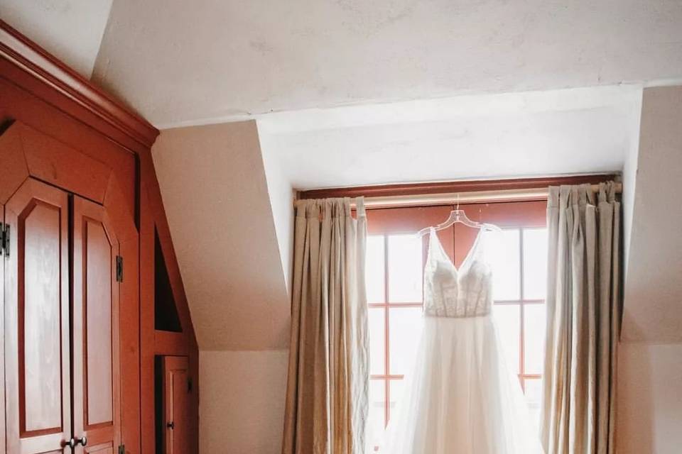 Wedding dress bridal suite