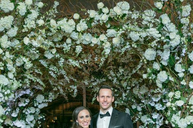 Curly low hair updoHappy couple