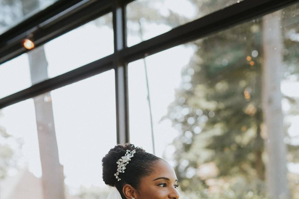 Beautiful guest-of-honor on aisle