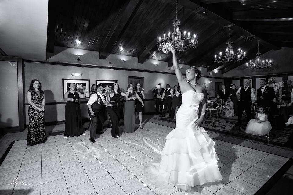 Bouquet toss