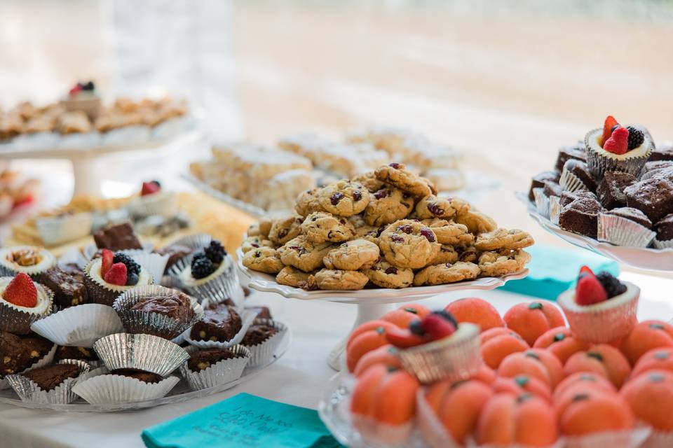 Wedding cookie table