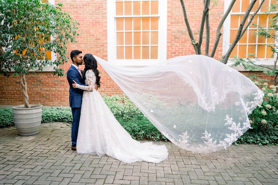 Look at that long veil