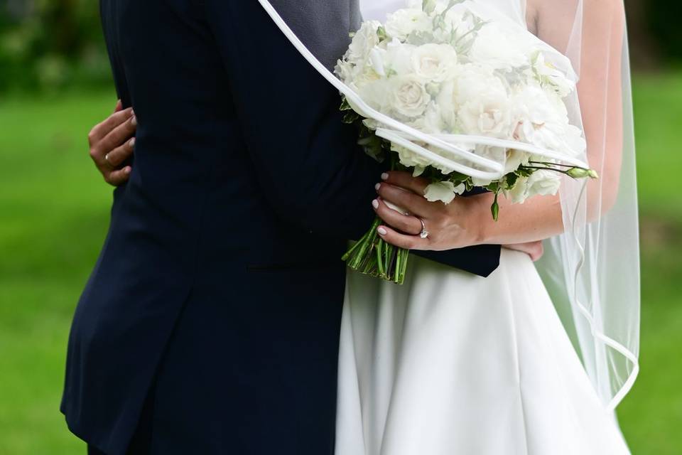 Creative posing veil