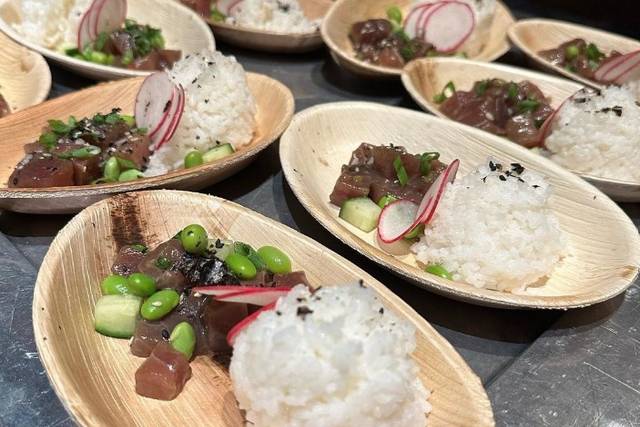 Poke platter