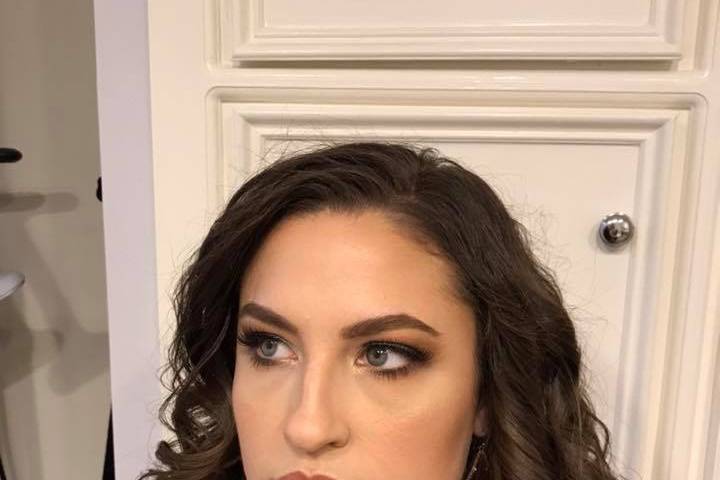 Soft traditional gala makeup