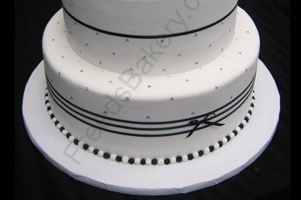 Simple white wedding cake