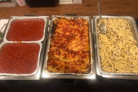 Chicken alfredo and lasagna