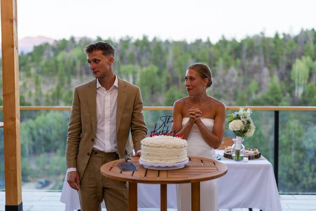 Wedding Couple with Cake